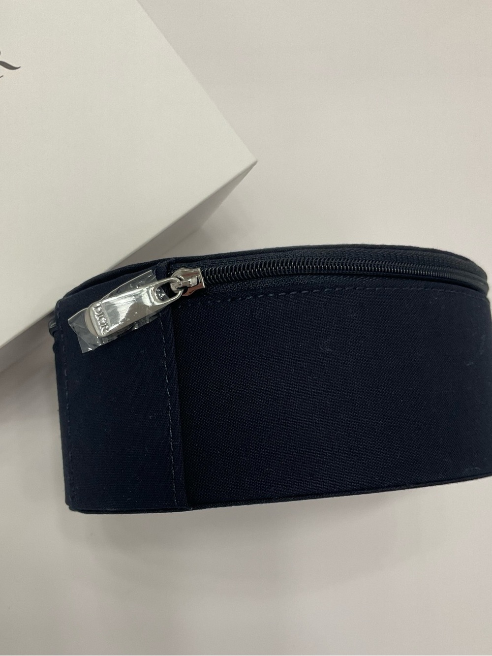 NIB Dior Beauty Round Pouch with mirror - Picture 5 of 5